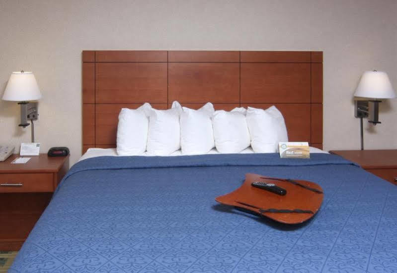 Quality Inn University Lansing Eksteriør bilde