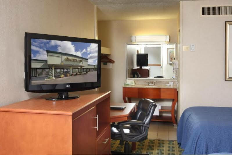 Quality Inn University Lansing Eksteriør bilde